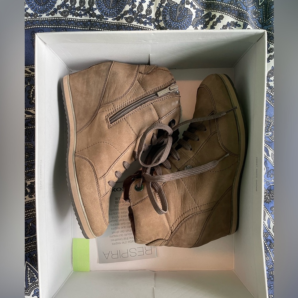 Geox Women's Tan Wedge Sneakers